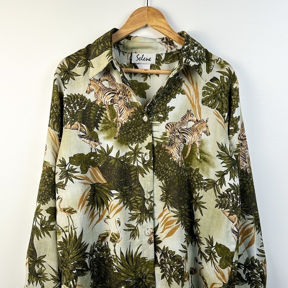 Vintage blouse - jungle/animal theme - relaxed fit 11/12 - Picture 2 of 7